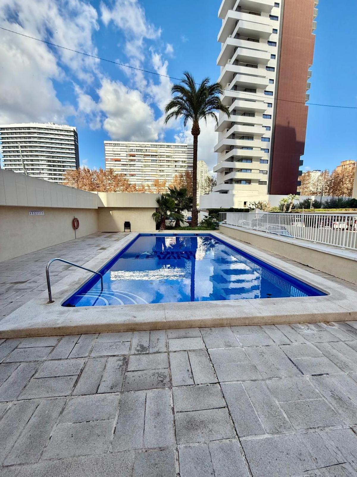 Apartamento Torre Levante, Primera Linea De Playa Benidorm Exteriör bild